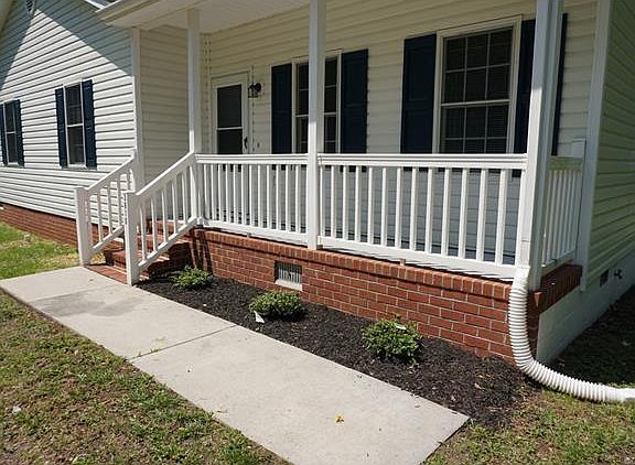 3rd image of 3610 Robert E Lee Dr