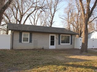 866 Hemlock Dr, Salina, KS 67401