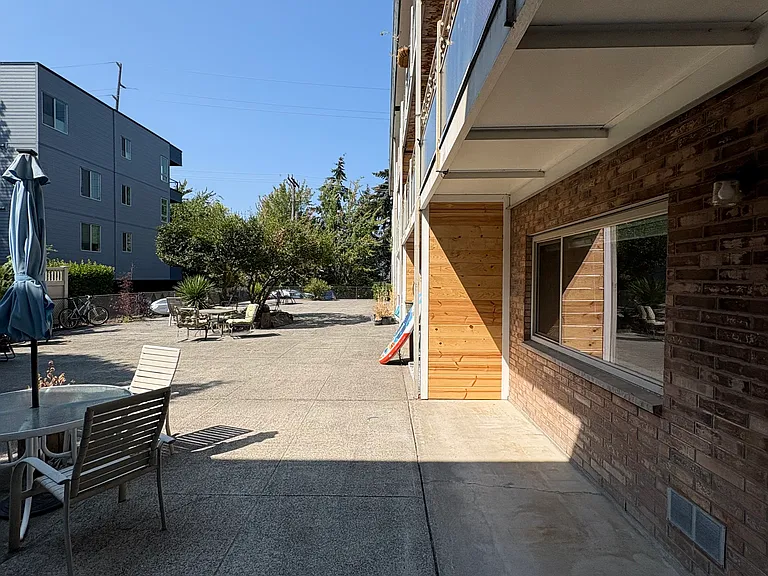 2345 Minor Ave E #3 — Photo 19