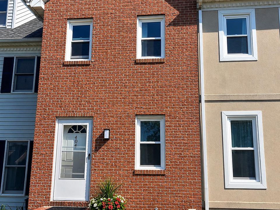 1st image of 404 Cardinal Rd