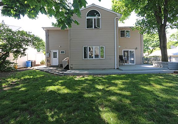 3rd image of 43 12th St
