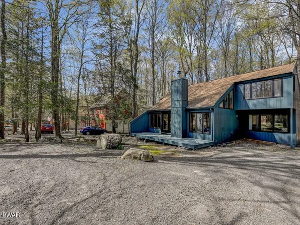 70 Lakewood Dr, Lake Ariel, PA 18436
