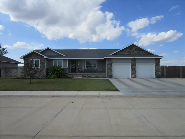 606 Haeli Ct, Holcomb, KS 67851