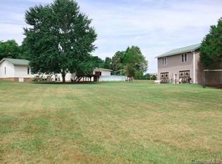 561 Linwood Rd, Mooresville, NC 28115