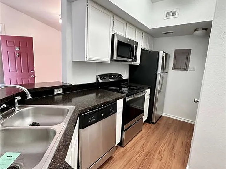 6804 N Capital Of Texas Hwy #424 — Photo 15