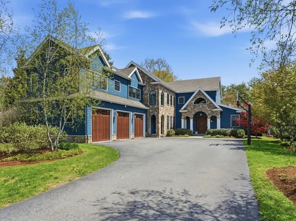 21 Fletcher Rd, Bedford, MA 01730