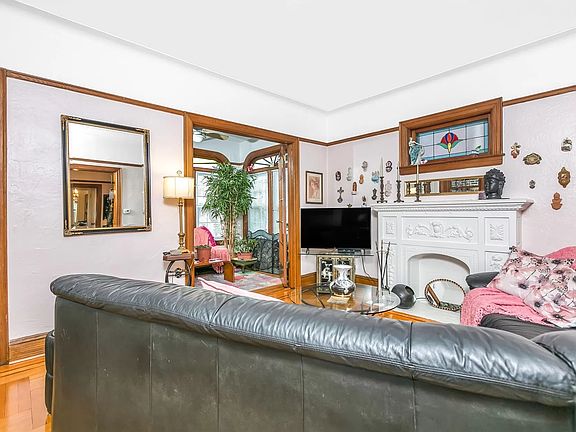 5th image of 8415 Penelope Ave