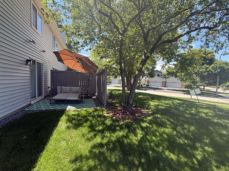 900 Ashley Ct — Photo 21