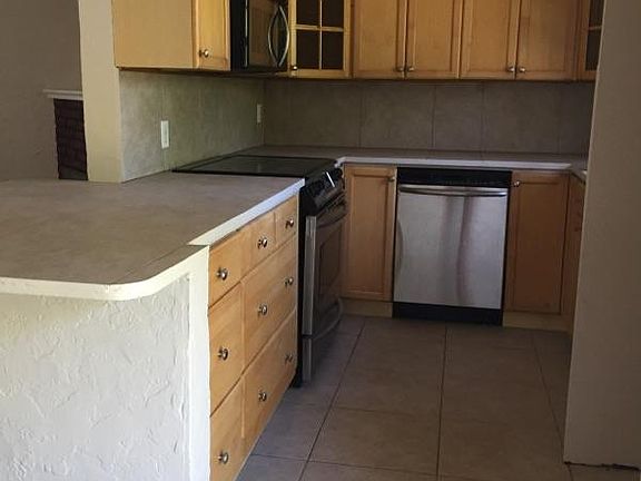 2nd image of 1001 NE 33rd St
