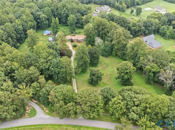 1850 Hawk Town Rd, Maidens, VA 23102
