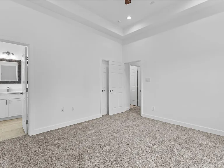 7805 Farnsworth St #B — Photo 8