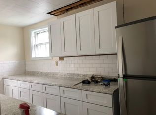 8 Liscomb St, Worcester, MA 01604