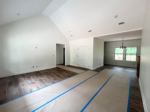 5th image of 54 Snyder Cir
