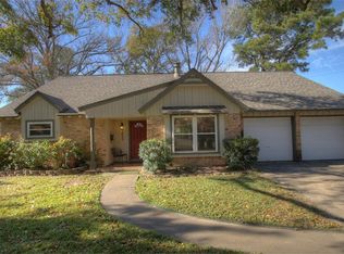 1627 Shadow Bend Dr, Houston, TX 77043