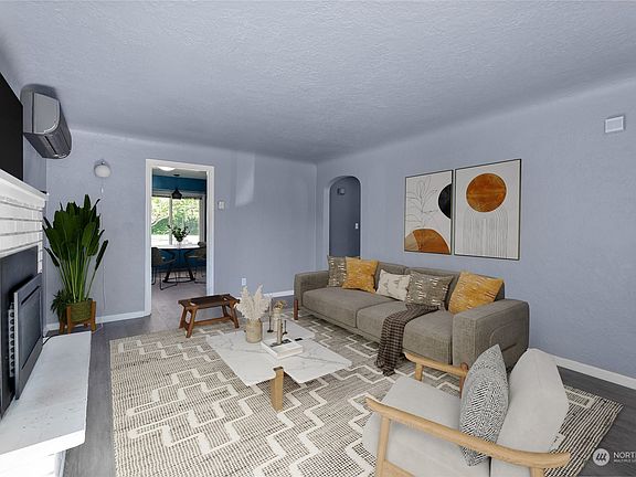 3rd image of 1322 Puget Street NE
