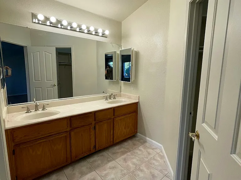 1580 Rehrmann Dr — Photo 3