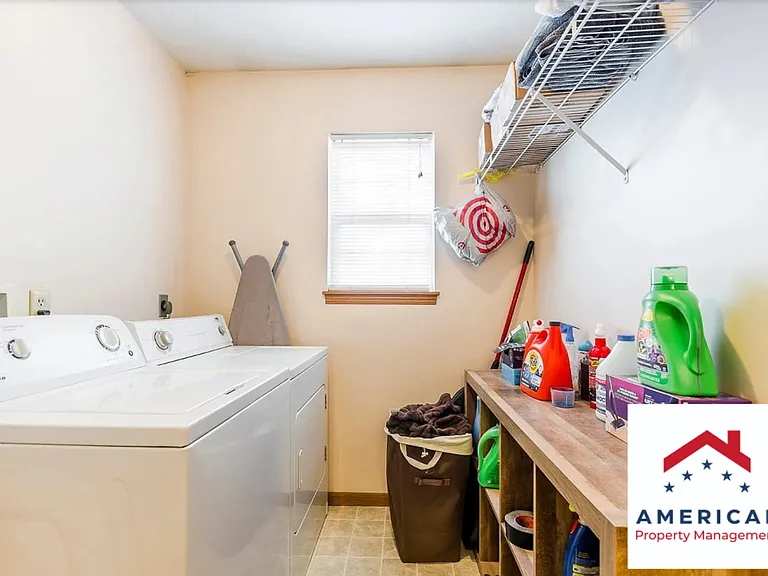 410 S 15th St — Photo 13