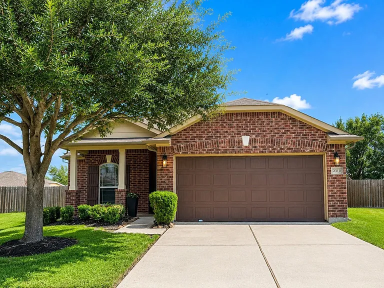 2310 Corry Crest Cir — Photo 3