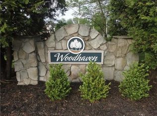 811 Woodhaven Dr, Edison, NJ