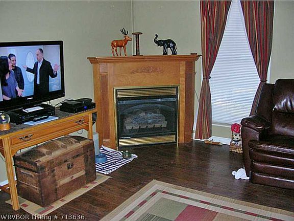 4th image of 3605 E Elm St