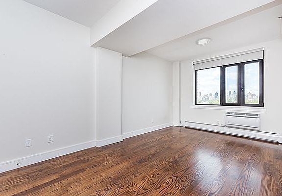 4th image of 21-12 Newtown Ave #3F