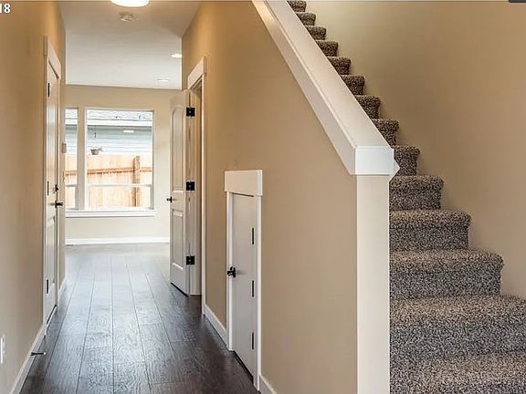 3rd image of 1200 W 32nd Cir