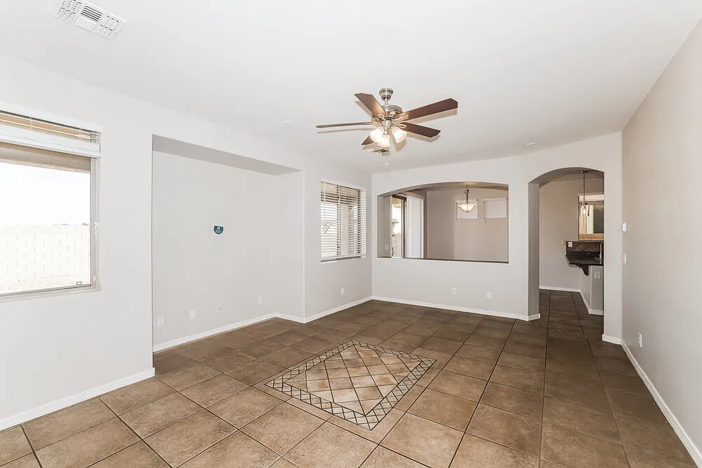 4 bed, 3.0 bath, 3401 sqft, $2,625 — Photo 4
