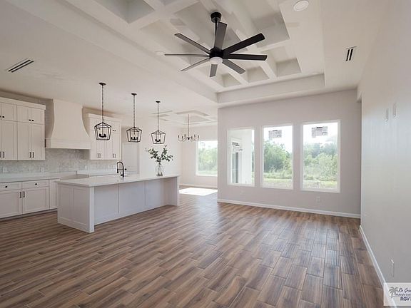 3rd image of 4579 River Oak Cir