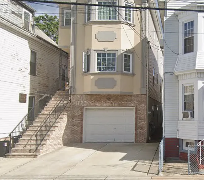 N 2nd St — Photo 1