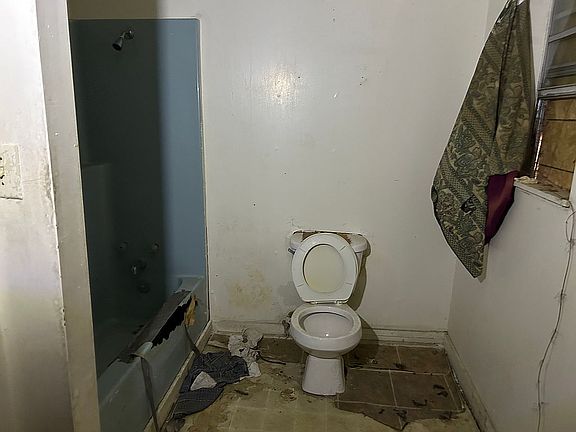 3rd image of 1604 W 29th Ave