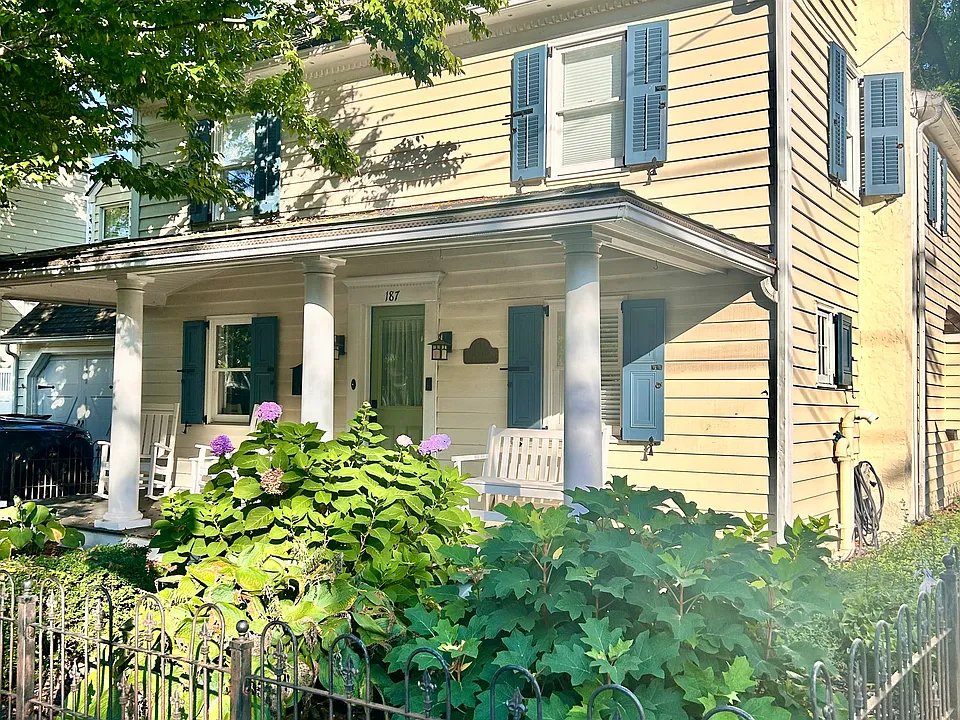 187 E Ashland St