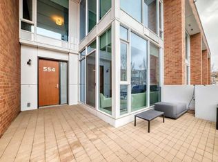 554 W Riverfront Ln SE, Calgary, AB T2G 1K1