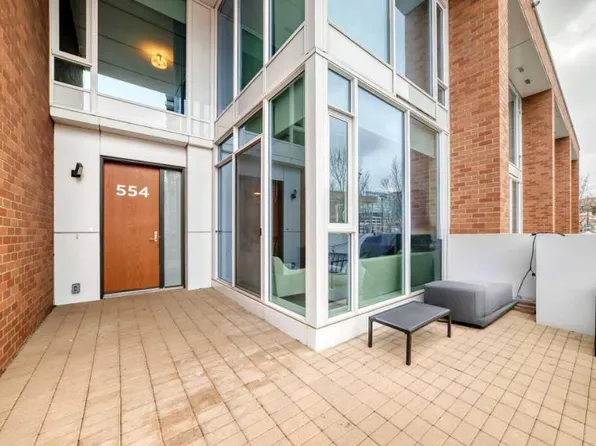 554 W Riverfront Ln SE, Calgary, AB T2G 1K1