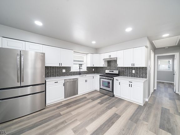 3rd image of 701 Mccandless St