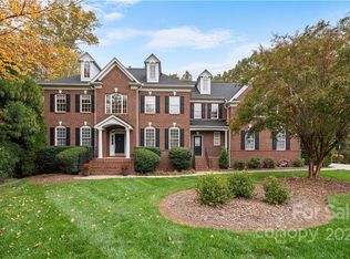 5021 Woodview Ln, Matthews, NC 28104