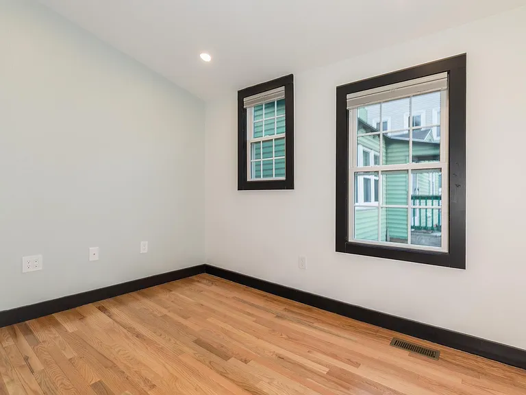21 Union St #B — Photo 16