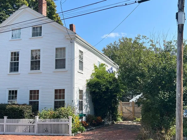 7 Parsons St, Newburyport, MA 01950