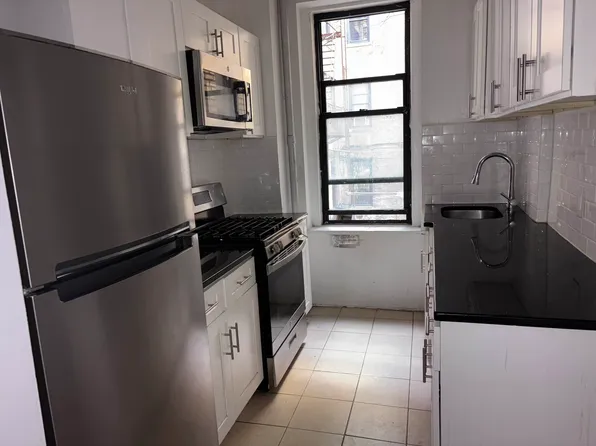 271 Fort Washington Avenue image 1 of 6
