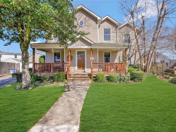 9 Garden Court, Carle Place, NY 11514