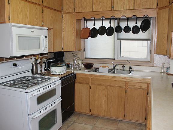 5th image of 609 Highland Dr