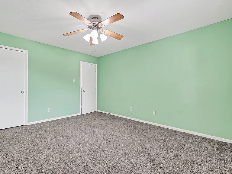 16102 Flatridge Ct — Photo 33
