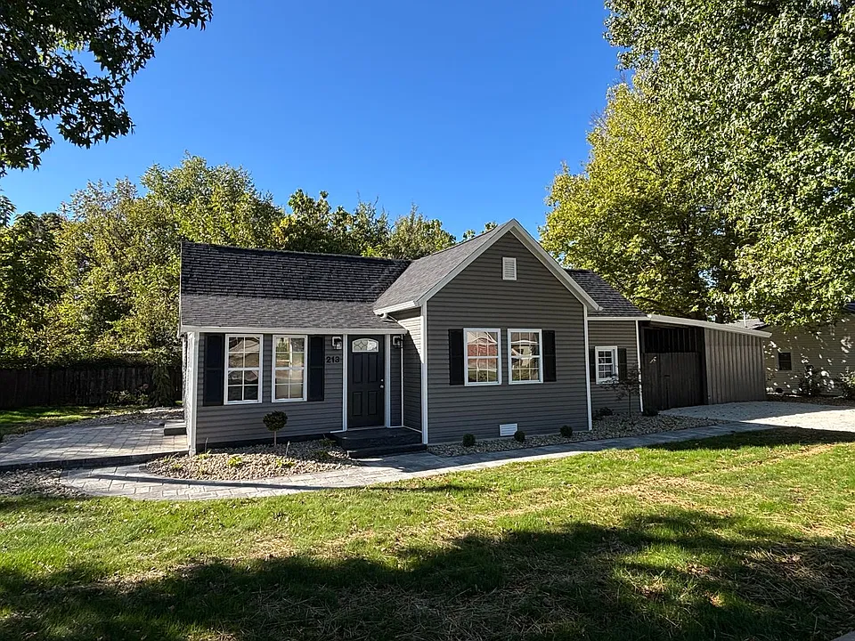 213 Parker Ln