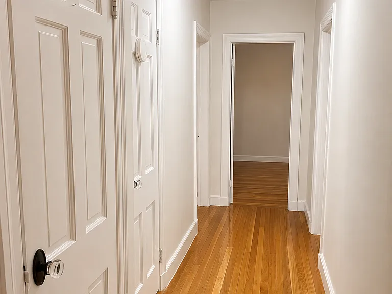 94 Marion St #5 — Photo 3