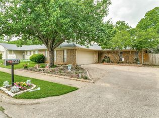 1033 Kings Manor Dr, Lake Dallas, TX 75065