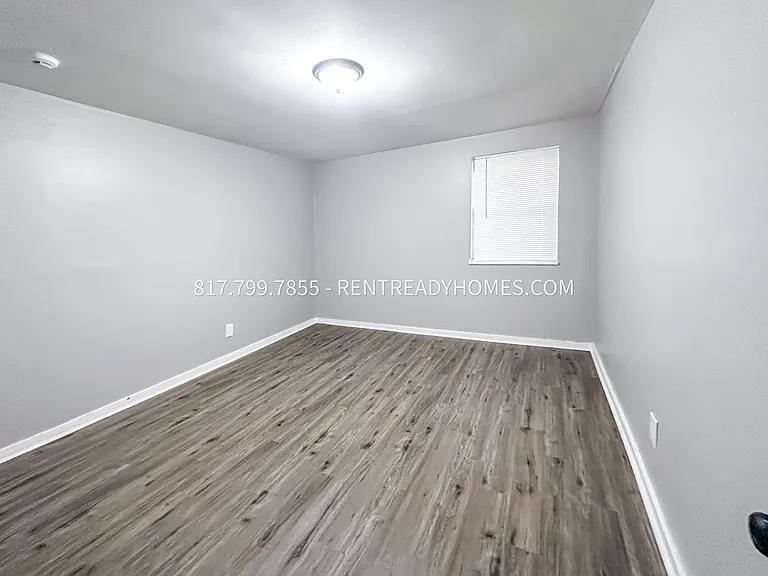 1316 Rayfield Dr — Photo 7
