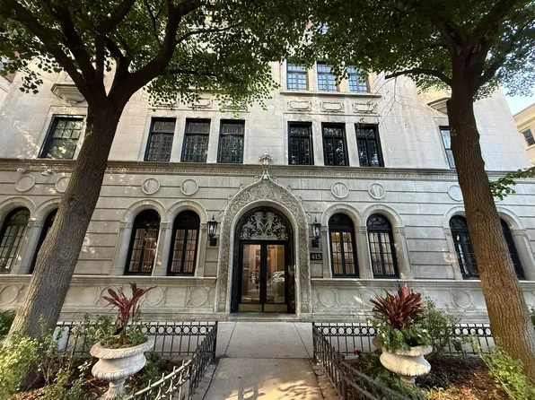 415 W Aldine Ave APT 4C, Chicago, IL 60657