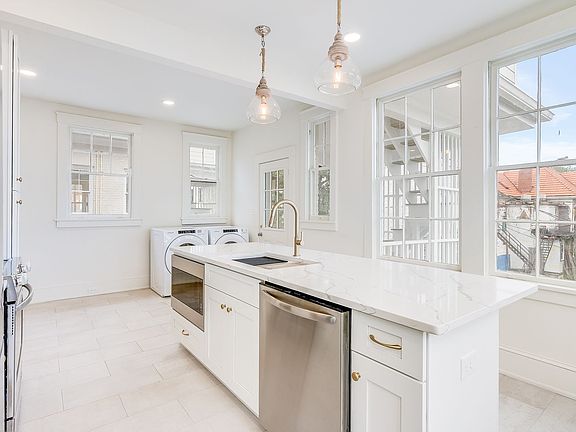 5th image of 16 E 37th St #18