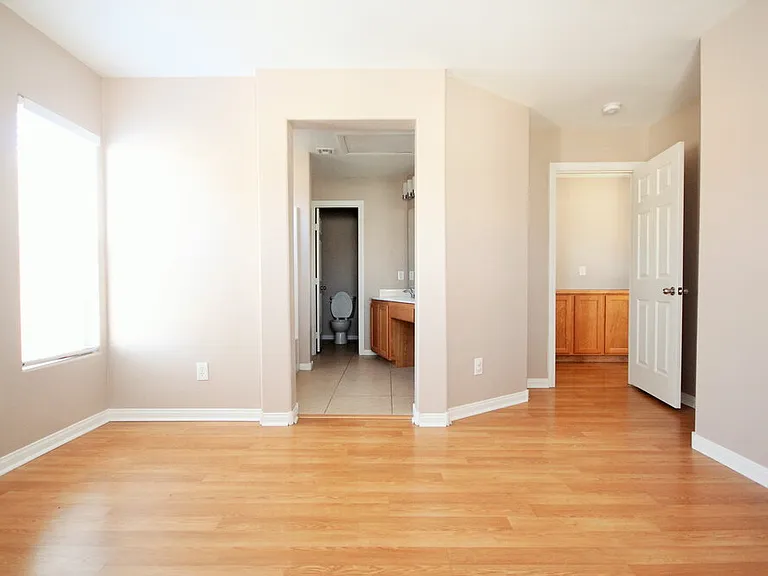10735 Holmfield St — Photo 8