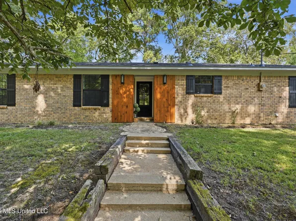 317 Martin Rd, Carthage, MS 39051