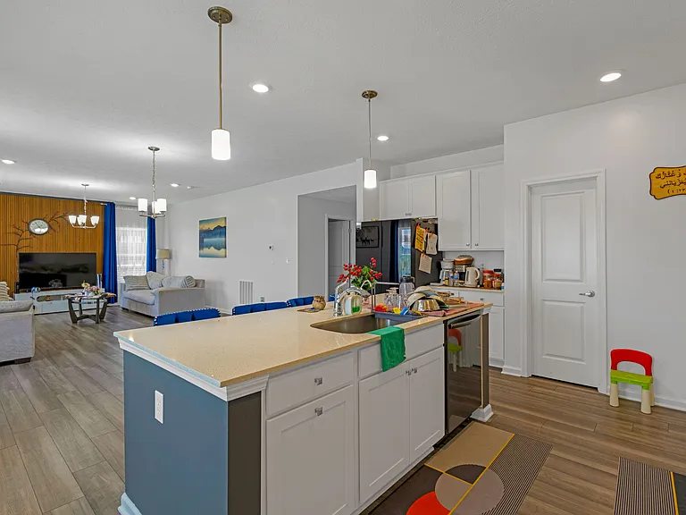 165 Cape May Dr — Photo 5